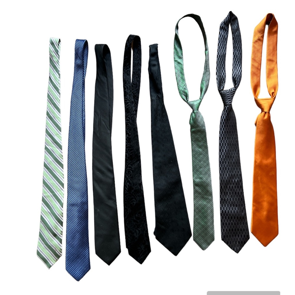 Men’s ties, gently used, bundle of 8. Blue tie is Michael Kors.